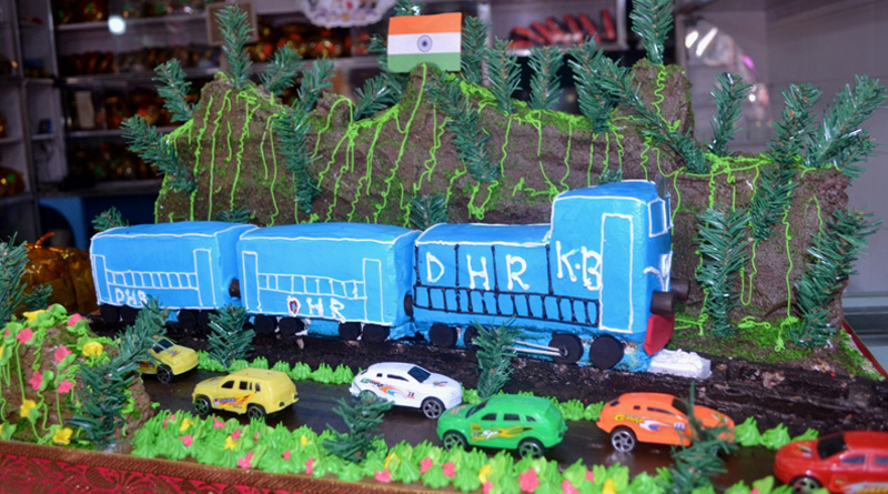 Christmas cake depicts Kanyashree, toy train