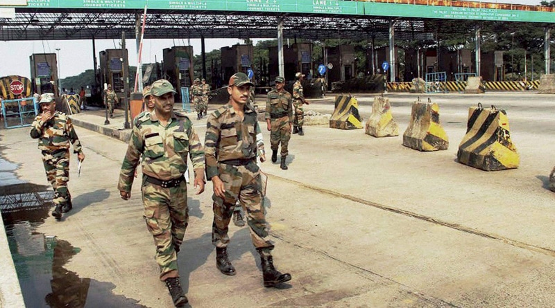 Government orders all toll plaza staff to Salute the soldiers