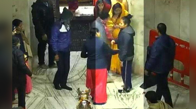 পোশাকের অজুহাতে মন্দিরে প্রবেশে বাধা প্রতিবন্ধী এভারেস্টজয়ীকে