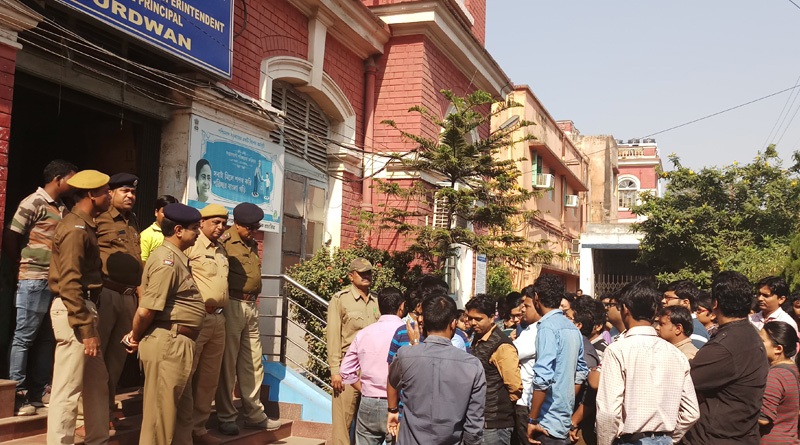স্বাস্থ্য দপ্তরের কড়া অবস্থানে নতিস্বীকার, ৩০ ঘণ্টা পর উঠল কর্মবিরতি