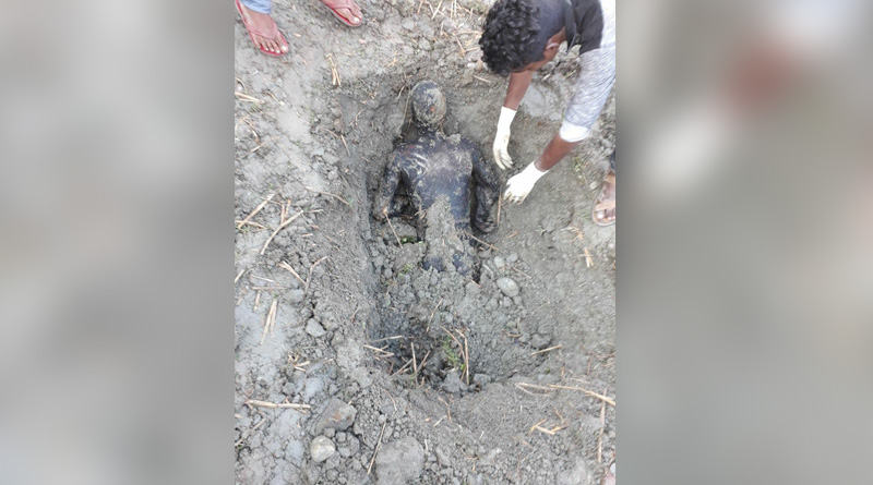 পারিবারিক অশান্তি, বাবা এবং বড় দাদার হাতে নৃশংসভাবে খুন যুবক