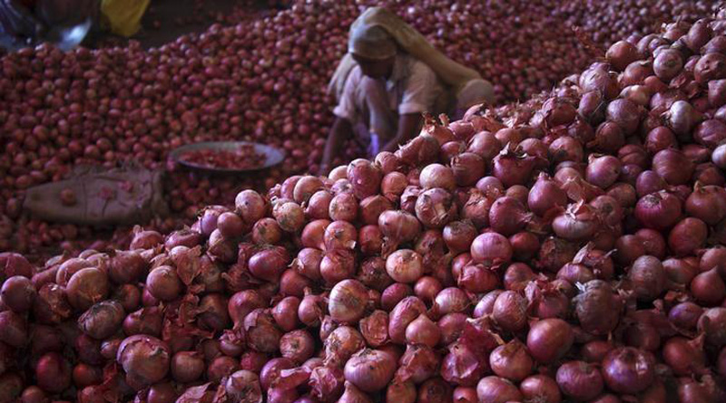 Onion prices reach record high in Kolkata, customer feel the hit