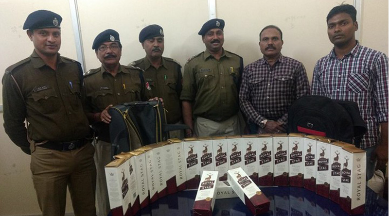 RPF recovers huge amaount of foreign liquor from Howrah Station