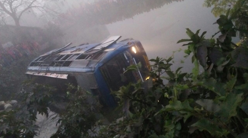 Speeding bus turns turtle in Murshidabad,  at least 8 killed