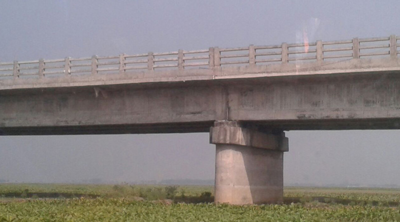 দৌলতাবাদের পরও হুঁশ ফেরেনি, কান্দির একাধিক জীর্ণ সেতু বাড়াচ্ছে উদ্বেগ