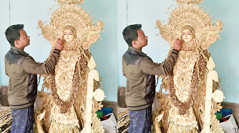 তালপাতার সরস্বতী, রানিনগরে বাগদেবীর আরাধনায় চমক  