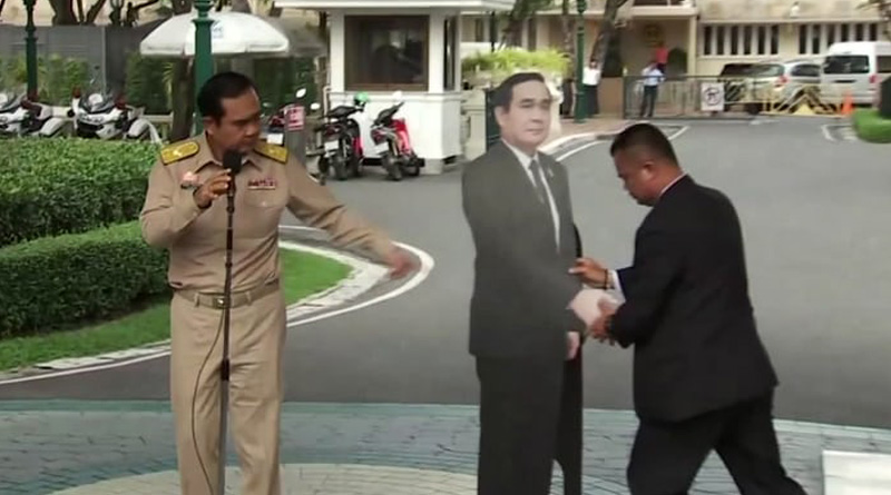 Thai PM’s cardboard stunt leaves scribes stunned