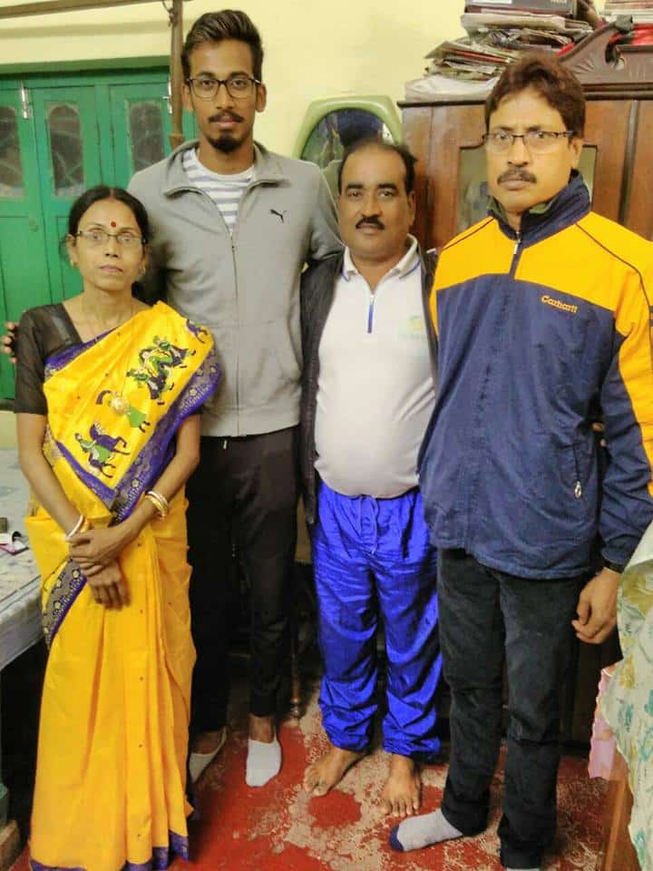 ishan family.jpg 0