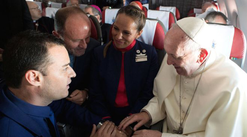 Pope Francis performs marriage on-board plane 