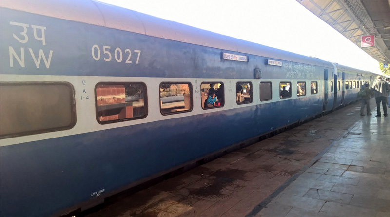 Two MP’s goods stolen from train, Rail minister expresses helplessness