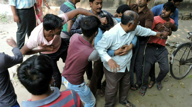 শ্লীলতাহানির অভিযোগে উত্তাল বনগাঁ, স্কুলেই শিক্ষককে বেদম মার