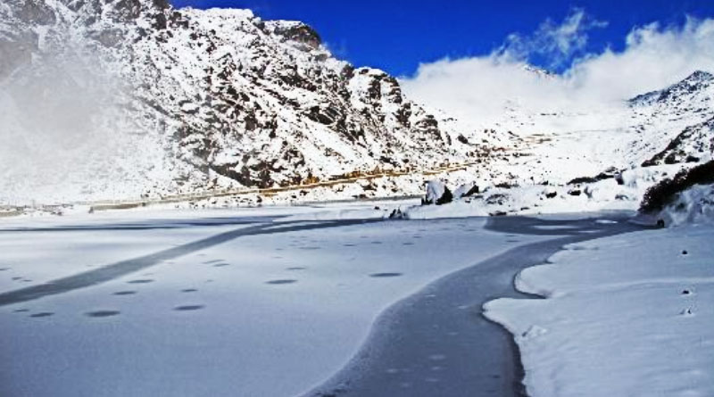 As summer scorches Bengal, Sikkim’s Changu Lake witnesses snowfall