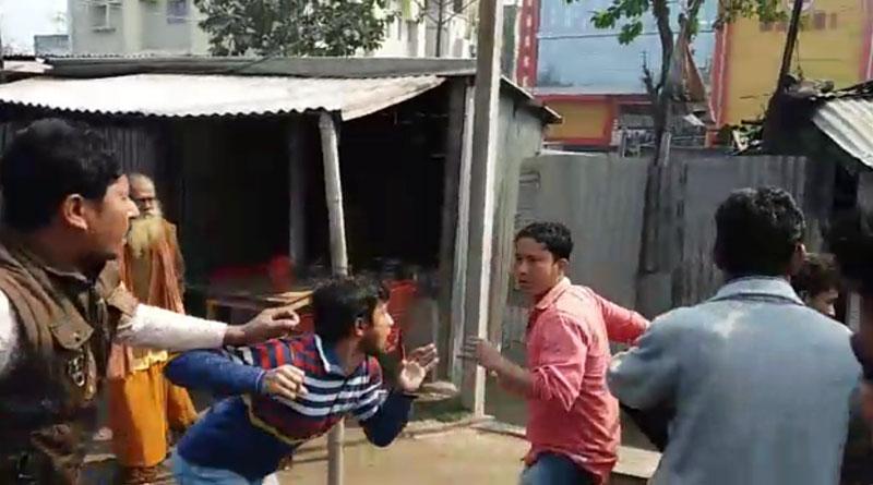 চিকিৎসার গাফিলতিতে শিশু মৃত্যুর অভিযোগ, পরিজনদের তাণ্ডবে উত্তাল রায়গঞ্জ