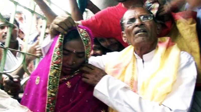 বংশ রক্ষার্থে চাই ছেলে, তিরিশের যুবতীকে বিয়ে অশীতিপর বৃদ্ধর   