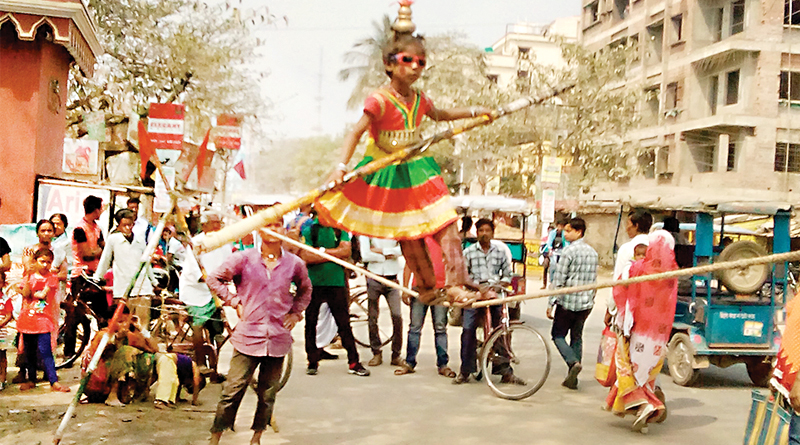 সুতোয় বাঁধা জীবন, রুজির টানে বাংলায় ফিরে আসে মধ্যপ্রদেশের নাট পরিবার  