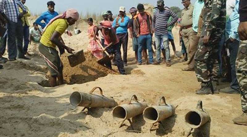 কাঁসাই নদীর চর থেকে উদ্ধার অস্ত্র, সিপিএম যোগ দেখছেন স্থানীয়রা