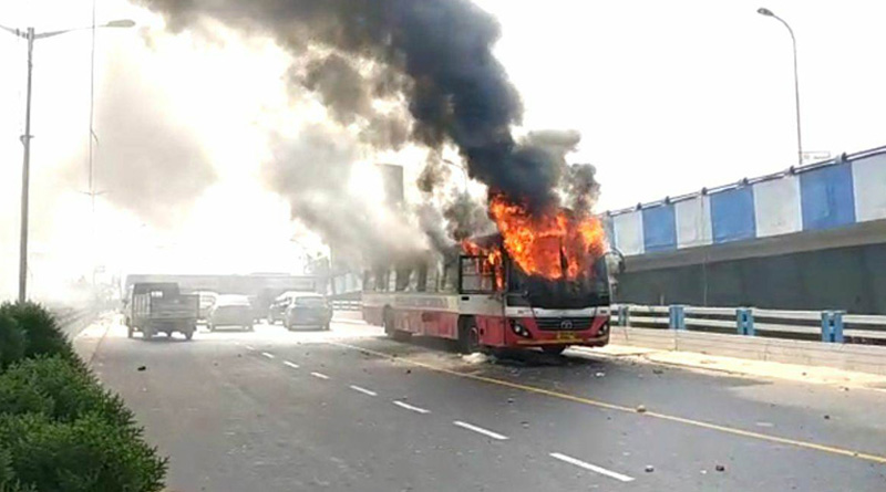 আর কত মরলে মানুষ বাস তুমি থামবে?
