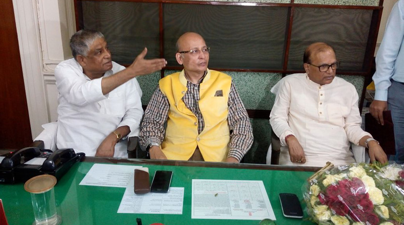 বিধানসভায় এলেন মনু সিংভি, মমতার সাক্ষাৎ চান কং-প্রার্থী