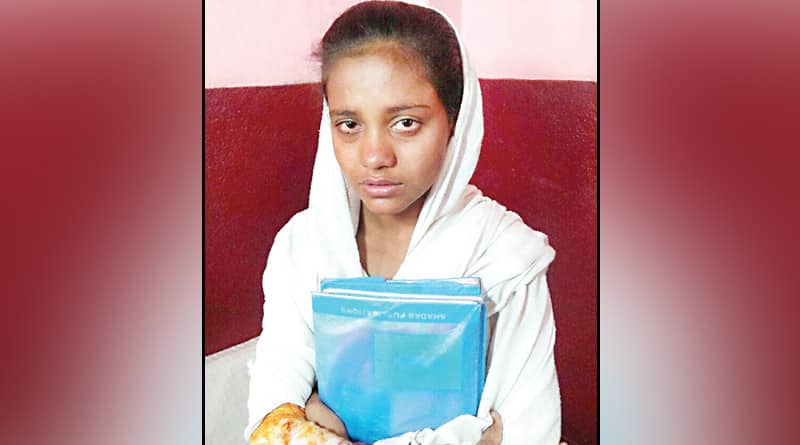 অ্যাডমিট কার্ডের জন্য দিতে হবে ৩৫০ টাকা, মাধ্যমিক দেওয়া হল না আফরিনদের