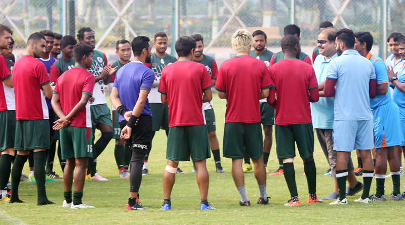Mohun Bagan gears up for Super Cup, Srinjoy Bose, Debashish Bhattacharya attends practice session
