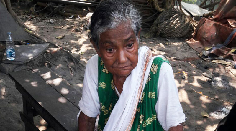 নাতির অপমানে ভিটে ছাড়া বৃদ্ধা, ঠাকুরমাকে উদ্ধার করলেন ‘পুলিশ নাতি’