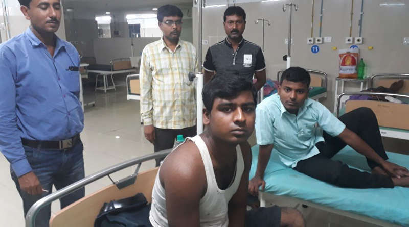 মনোনয়ন প্রত্যাহারে না! নাবালক ছেলে-সহ আক্রান্ত বিজেপি প্রার্থী  