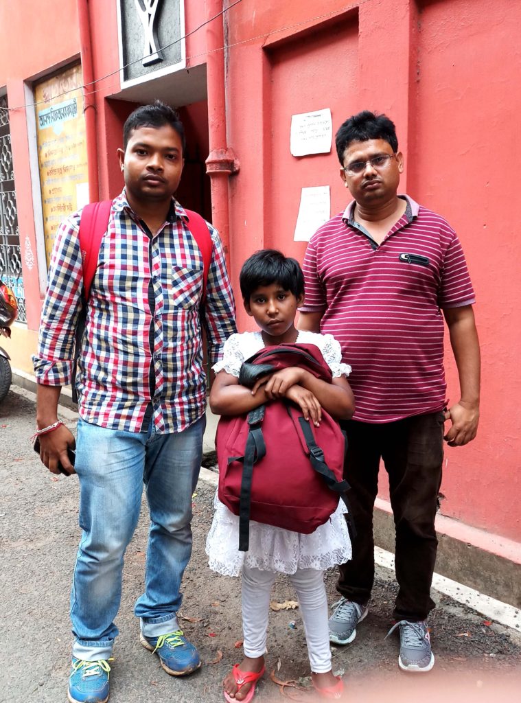 Bari theke chole jaoya Nabalika-ke uddhar korlo Panskura-r GRP. Pic- Sandip Mazumder.01