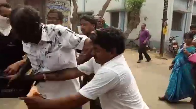 পুলিশের সামনেই চরম হেনস্তা গোঘাটের প্রাক্তন বিধায়ককে, মুখে কালি দিল দুষ্কৃতীরা