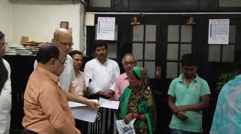 ঝড়ে মৃতদের পরিবার পিছু ২ লক্ষ টাকা আর্থিক সাহায্য কলকাতা পুরসভার