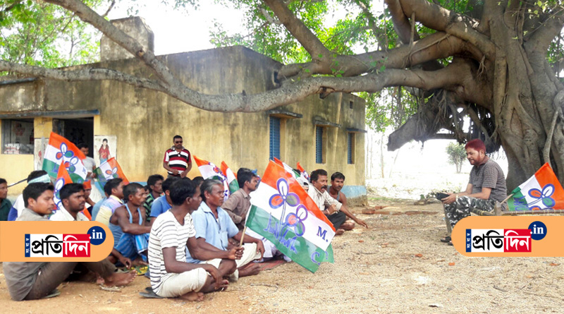 খাটিয়া বৈঠক দিয়ে জঙ্গলমহলে ভোট প্রচার শুরু তৃণমূলের