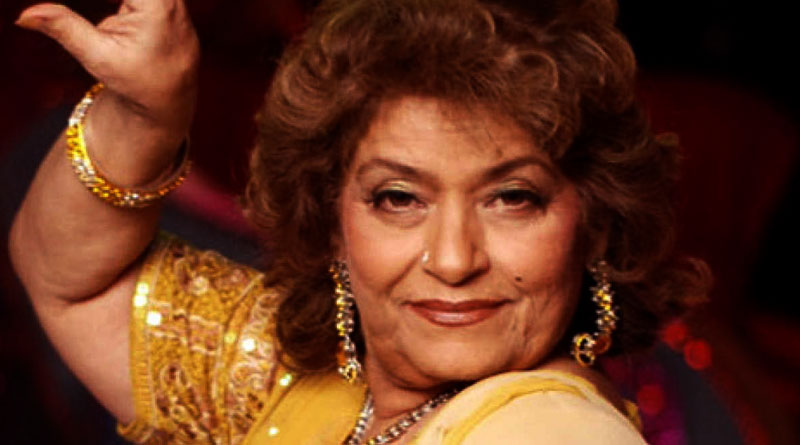 ‘ধর্ষণ করে ফেলে দেয় না, খাবারও জোগায় বলিউড’, বিস্ফোরক মন্তব্য সরোজ খানের