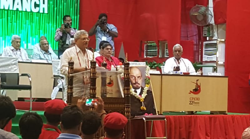 ফের কারাটকে মাত, সিপিএমের সাধারণ সম্পাদক পদে বহাল ইয়েচুরিই