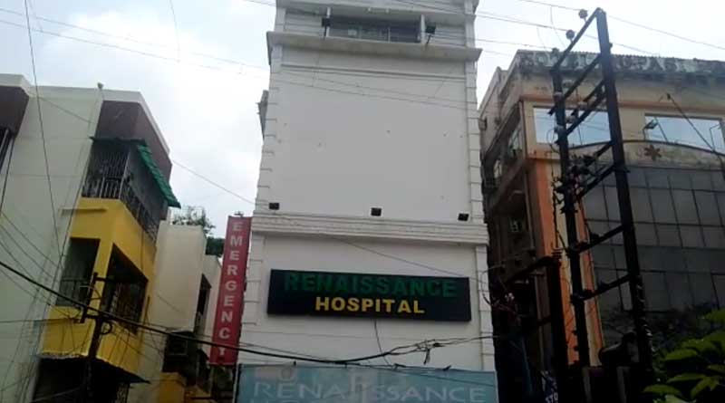 Dead body kept besides patient, protest in Bidhannagar hospital