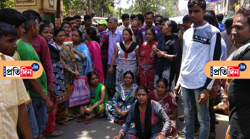 কালবৈশাখীর দাপটে টানা ৩৬ ঘণ্টা বিদ্যুৎহীন, বিক্ষোভে বেলুড়ের বাসিন্দারা