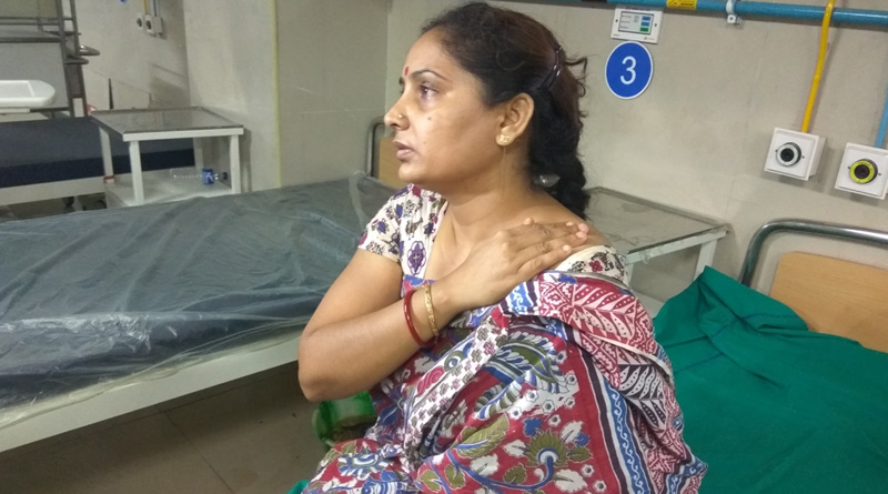আদালতের করণিকের স্ত্রীকে চুলের মুঠি ধরে মারধর মদ্যপ দুষ্কৃতীদের