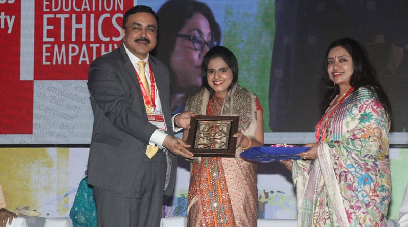 দেশের প্রথম টেস্ট টিউব বেবি দুর্গাকে অনন্য সম্মান কলকাতার