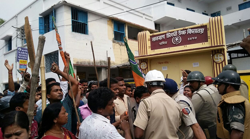 লালবাগে ধন্ধুমার, বিচারকের গাড়ি ভাঙচুর করে তাণ্ডব চালাল বিজেপি আশ্রিত দুষ্কৃতীরা