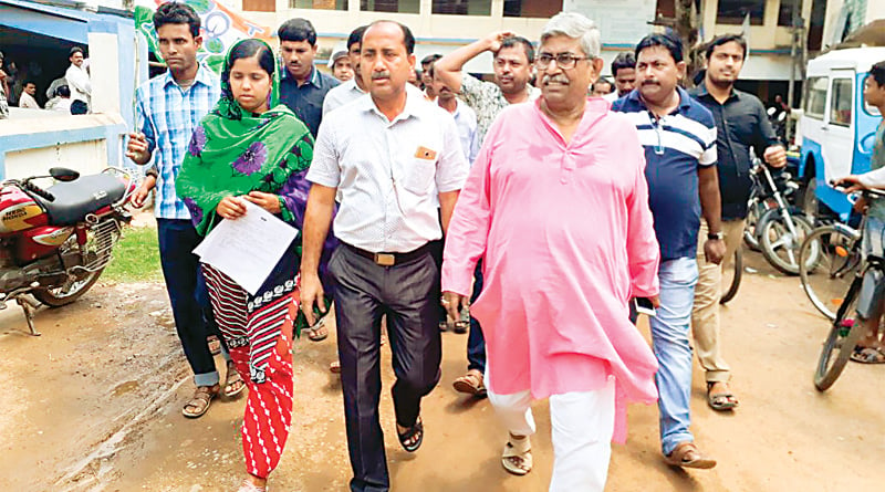 Filing nomination for West Bengal Panchayat polls begin
