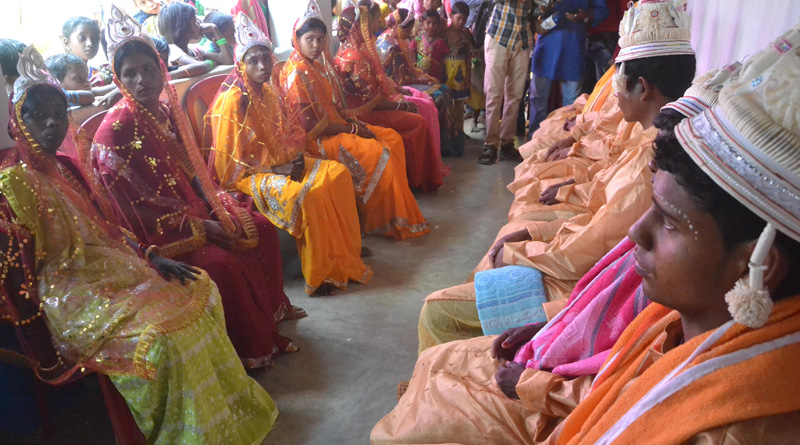 কন্যাশ্রী-র জিওনকাঠি, একই ছাঁদনাতলায় মালাবদল ১০ জোড়া বর-কনের