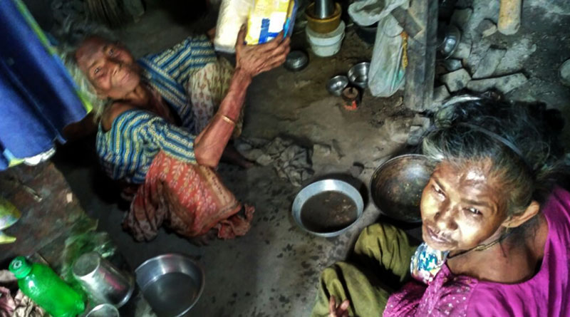 মানসিক প্রতিবন্ধী মেয়েকে নিয়ে অসহায়, সর্বস্ব খুইয়ে সাহায্যের কাতর আরজি বৃদ্ধার