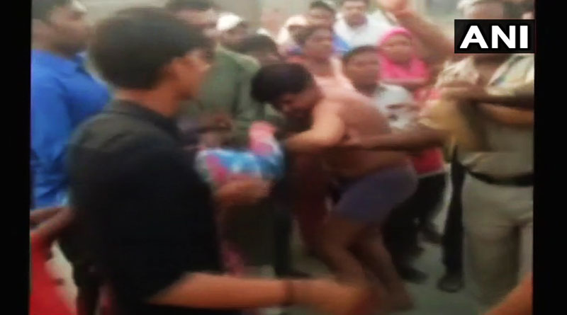 মন্দিরে নাবালিকাকে যৌন নিগ্রহ, ম্যানেজারকে অর্ধনগ্ন করে প্রহার ক্ষিপ্ত জনতার