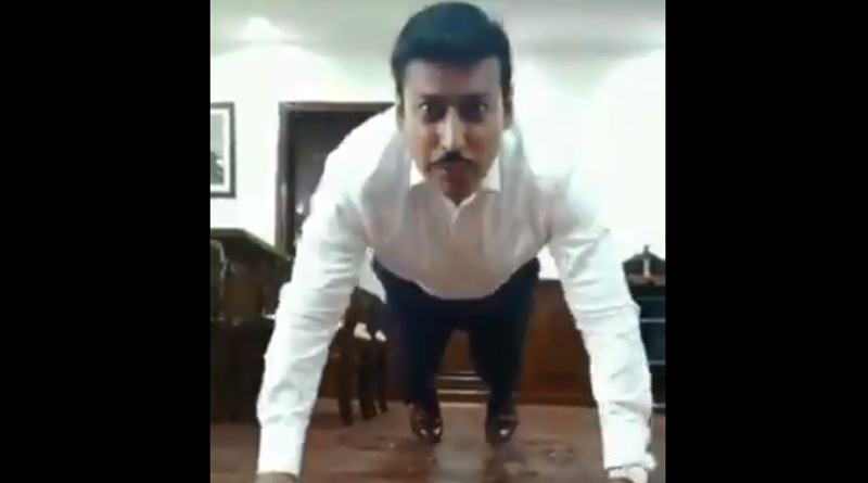 টুইটারে ভিডিও পোস্ট করে দেশবাসীকে ফিটনেস চ্যালেঞ্জ মন্ত্রী রাজ্যবর্ধনের