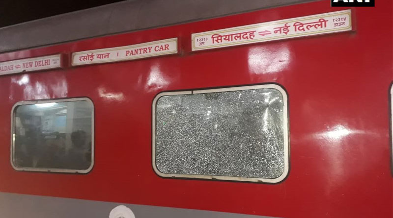 Unidentified miscreants pelted stones on Sealdah Rajdhani Express