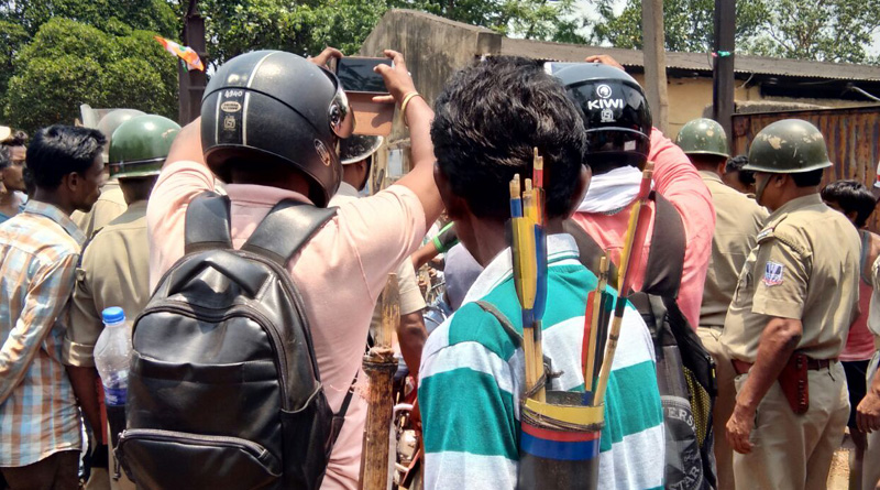রানিগঞ্জের বাঁশরায় আগ্নেয়াস্ত্র নিয়ে বহিরাগতদের বুথ দখলের চেষ্টা রুখল বাসিন্দারা