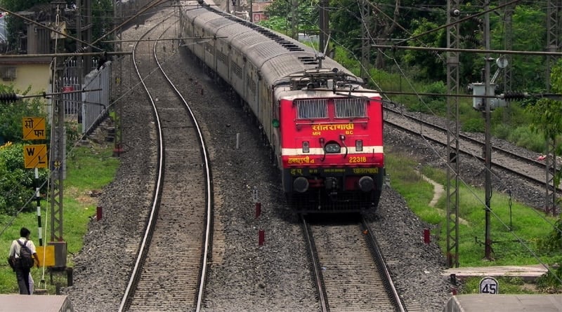 No Walkie-talkie for train guards, utter safety violation in SER