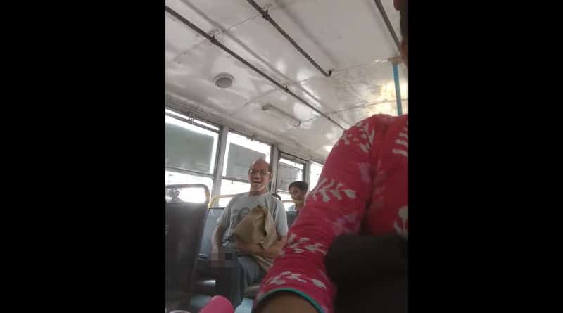 শহর কলকাতায় চলন্ত বাসে তরুণীকে দেখে হস্তমৈথুন, ভাইরাল ভিডিও