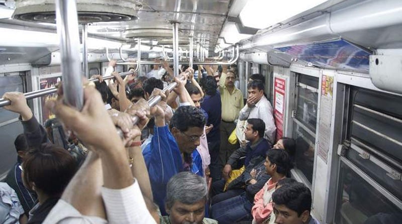 Kolkata: Snag hits AC coach, Metro services disrupted