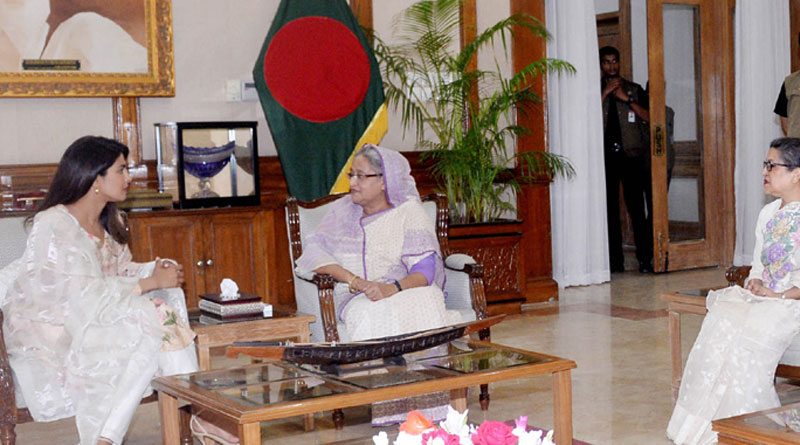হাসিনার সঙ্গে সাক্ষাৎ প্রিয়াঙ্কার, রোহিঙ্গা শিশুদের দায়িত্ব নিতে বিশ্ববাসীর কাছে আরজি