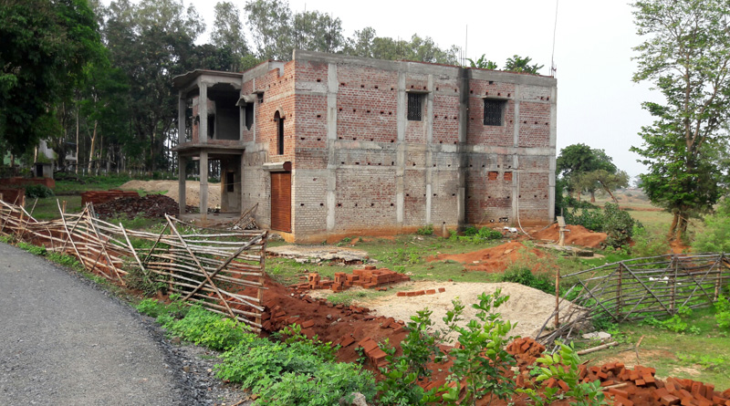 অযোধ্যা পাহাড়ে বিদায়ী সভাধিপতির ছেলের নির্মীয়মাণ রিসর্টের কাজ বন্ধ করল প্রশাসন