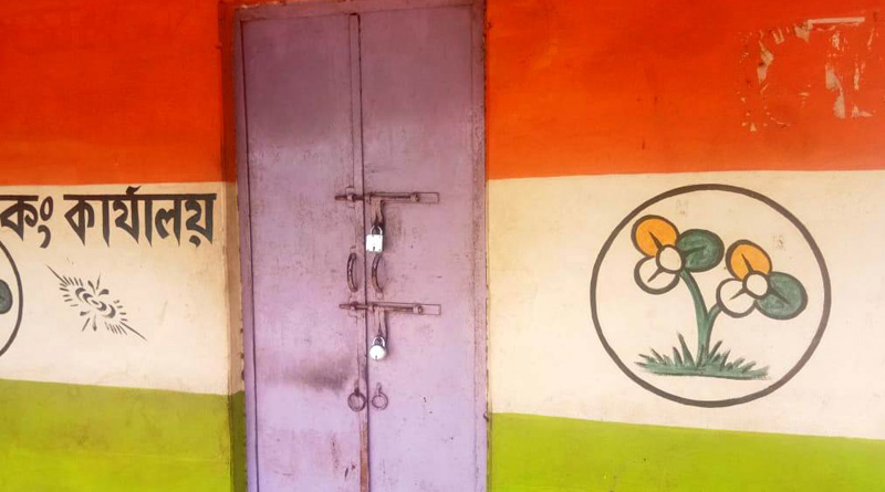 তৃণমূল কার্যালয়ে তালা ঝোলাল নির্দল কর্মীরা, গলসিতে প্রকাশ্যে গোষ্ঠীদ্বন্দ্ব